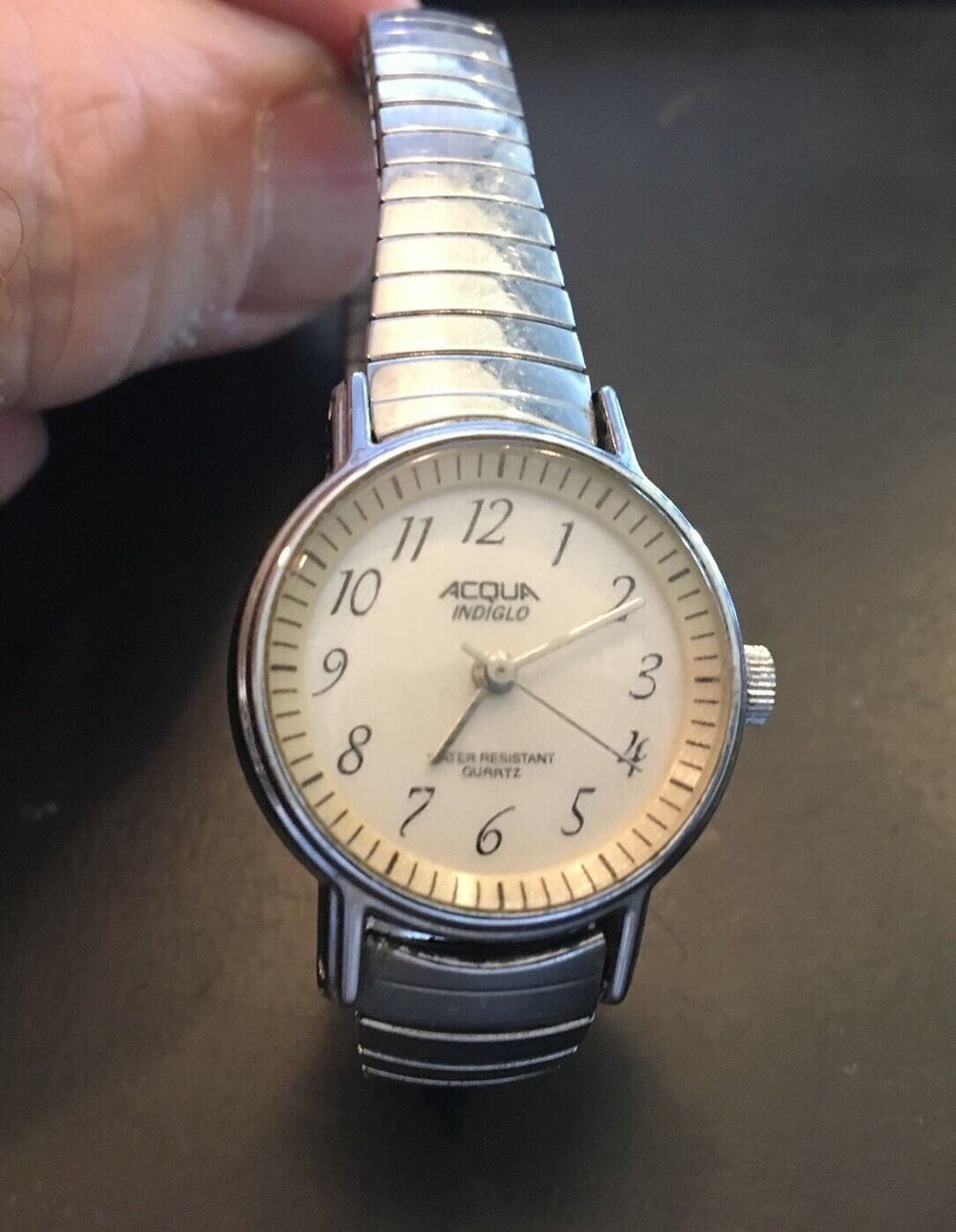 VTG Silver Tone Acqua Indiglo Quartz Watch with 23mm Case